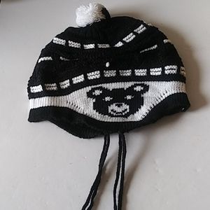 Super cute black and white winter hat